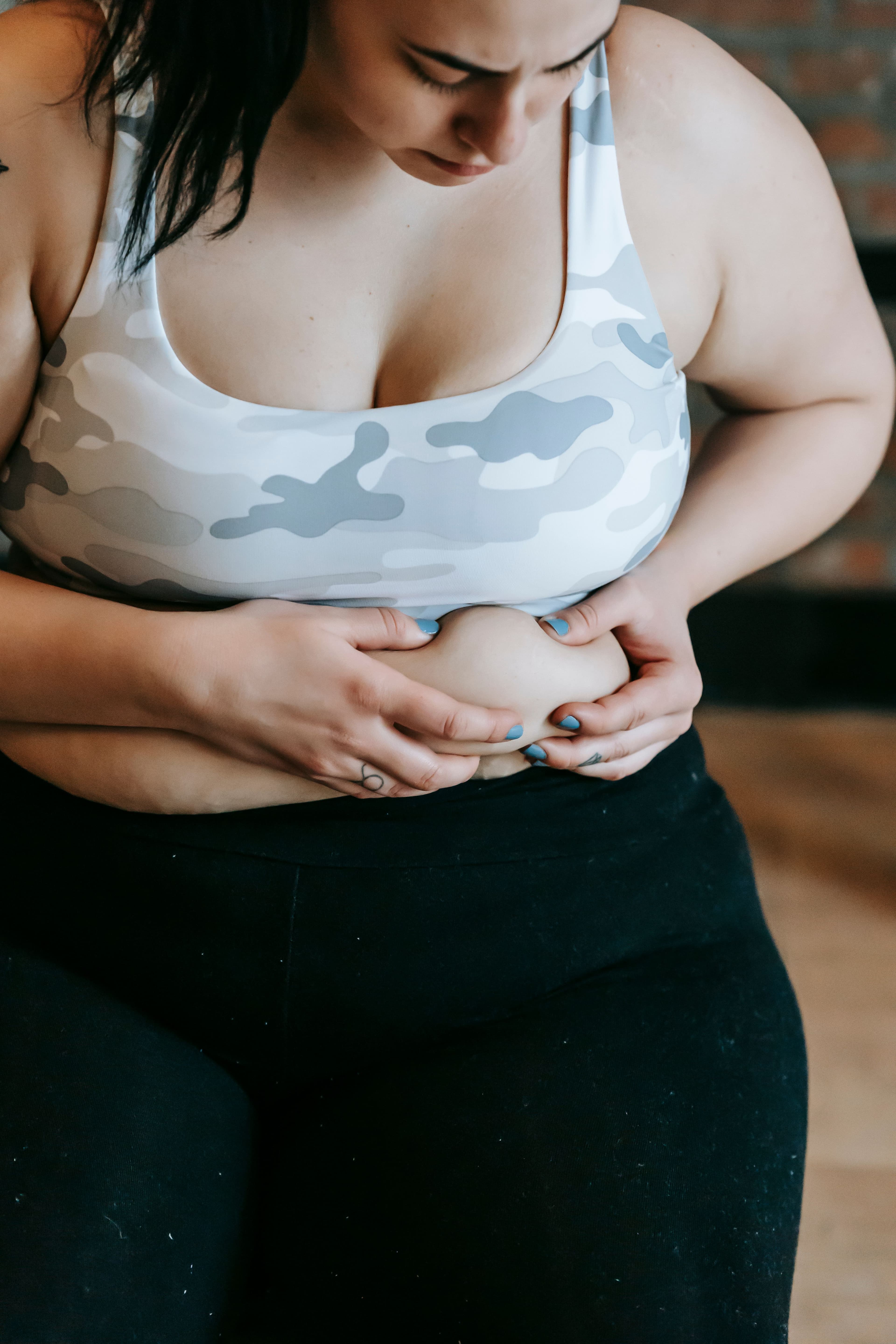 Hero vizual za članak: Dobijanje kilograma u menopauzi: zašto se dešava?